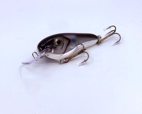 Baker | 4" square bill