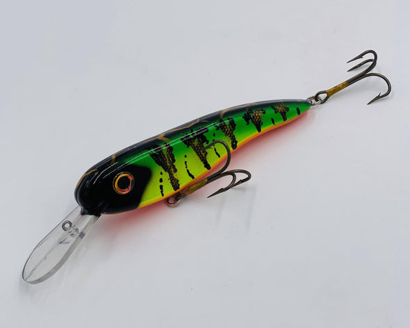 The .22 Long, from Llungen Lures, designed by Chad Harmon, leverages an aggressive lip angle that allows anglers to target deep water structure. Once in the water, the bait displaces a tremendous amount of water: appealing to predatory fish that feed off of their lateral line. 